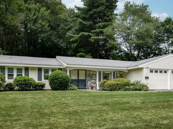 9 Larnis Rd, Framingham, MA 01701