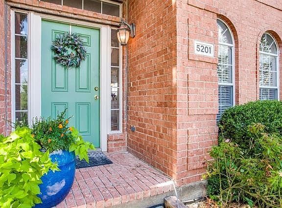4th image of 5201 Saint Charles Dr