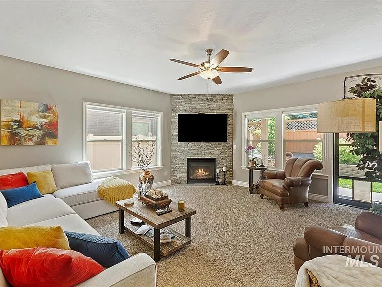 2549 E Satterfield St — Photo 23