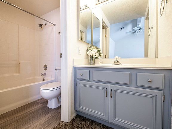 4th image of 363 Seine Way #1312