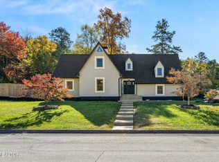 119 Heritage Dr, Oak Ridge, TN 37830