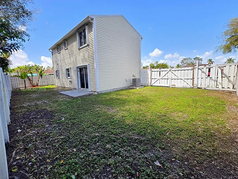 854 SW 8th Pl — Photo 20