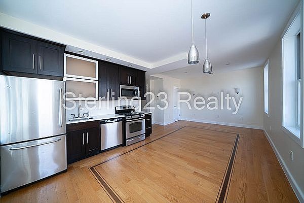 1st image of 26-20 Hoyt Ave S #2AB