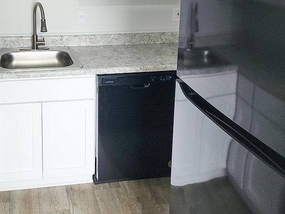 3rd image of 301 Royal Springs Ct Unit 2D