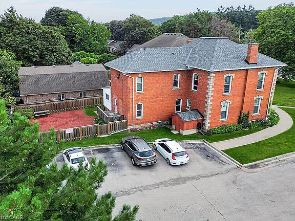 3rd image of 91 Main St E
