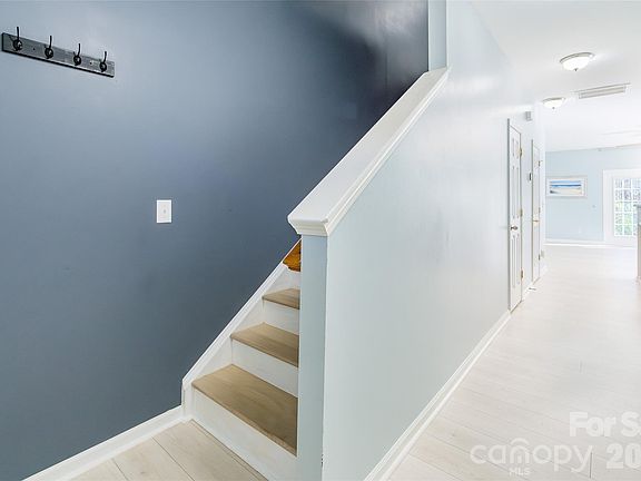 3rd image of 4018 Glenlea Commons Dr