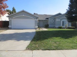 542 S Karen Ave, Kerman, CA 93630