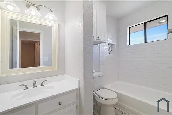 364 La Quinta Cir S — Photo 10