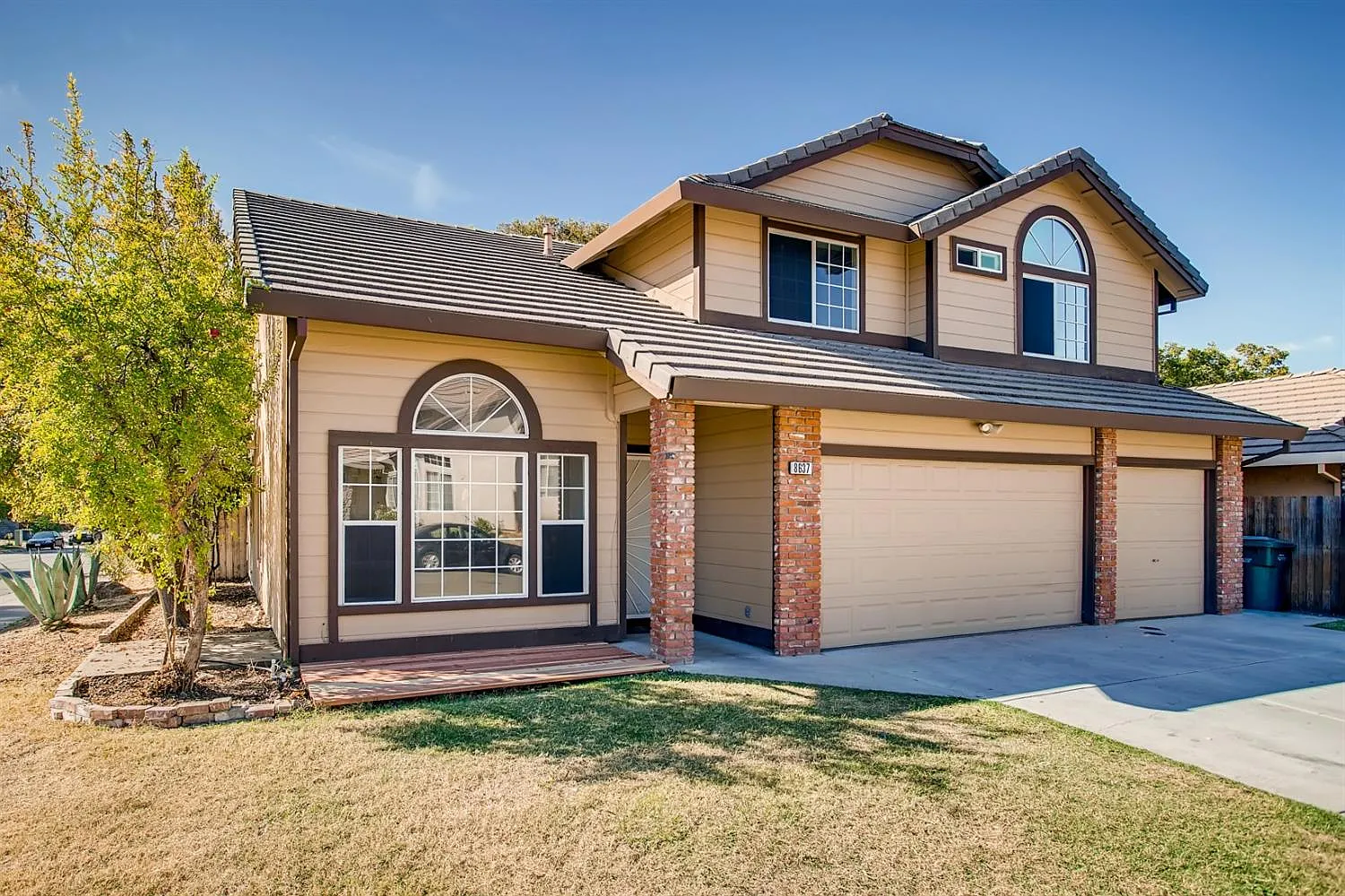 8637 Spruce Ridge Way photo 1
