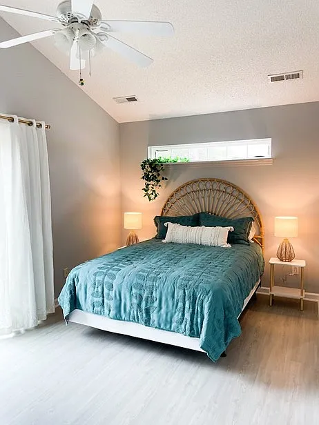 617 Rosemary Ln — Photo 3