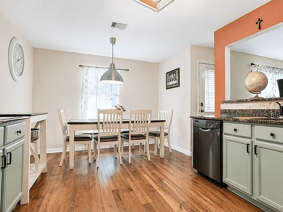 5th image of 17430 Cedar Rock Dr