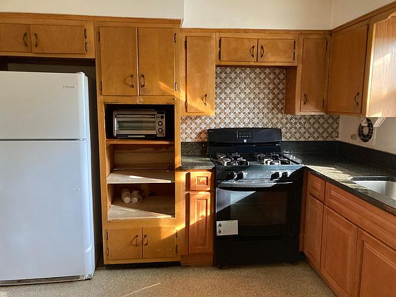 3rd image of 17012 Grand Central Pkwy Floor 1