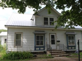 401 4th St, Armstrong, IA 50514