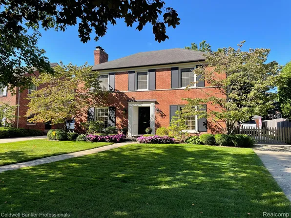 589 Lakeland St, Grosse Pointe, MI 48230