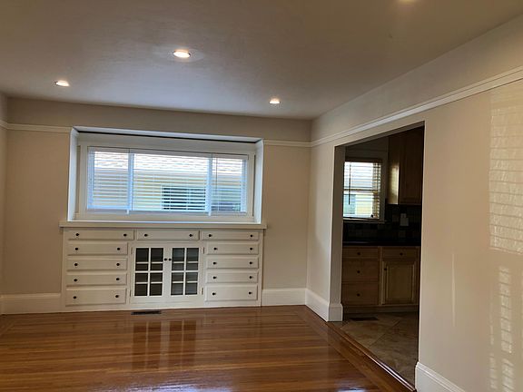 5th image of 427 Clinton St #427