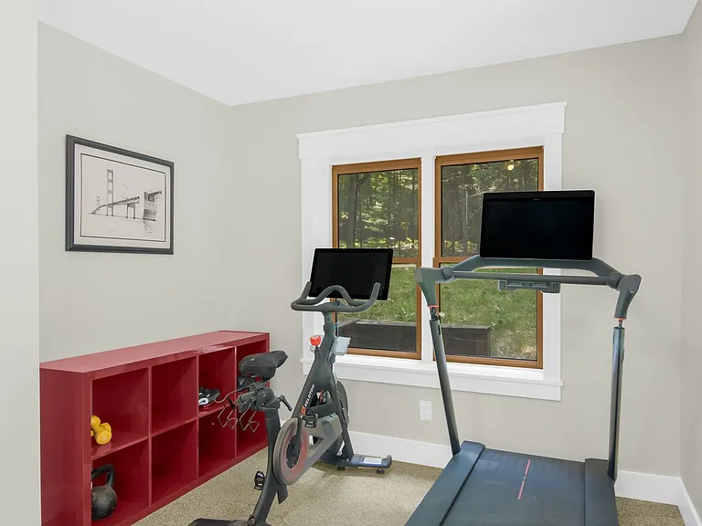 2174 Evergreen Ave — Photo 18