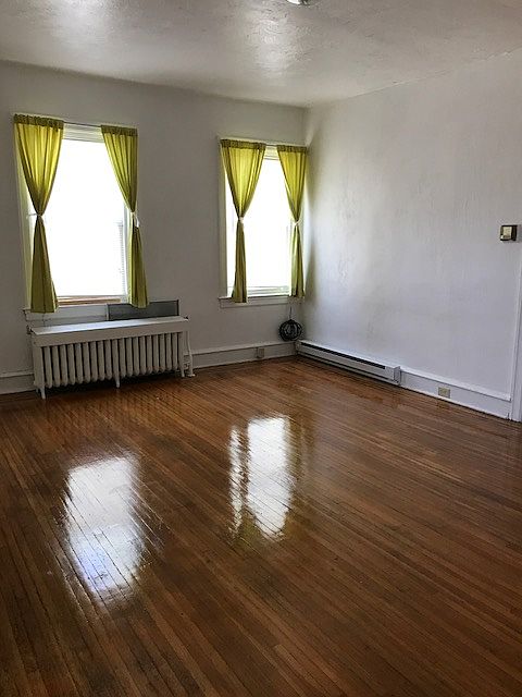 1st image of 361 E Market St APT 3
