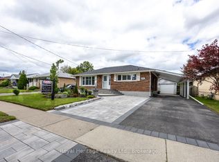 461 Gibbons St, Oshawa, ON L1J4Z3
