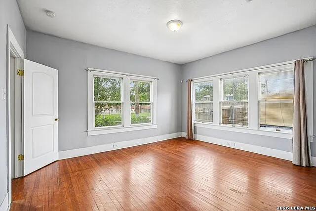 821 E Quincy St — Photo 23