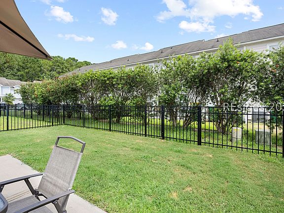 4th image of 205 Plumgrass Way