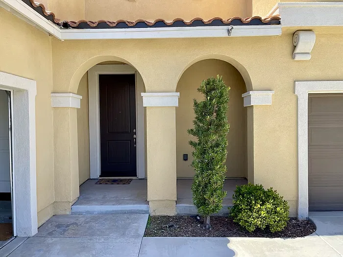 3 bed, 2.5 bath, 3070 sqft, $3,195 — Photo 3