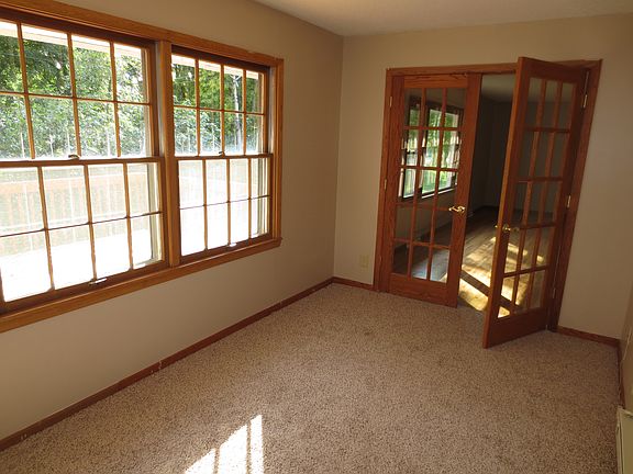 French doors to 4 season por.