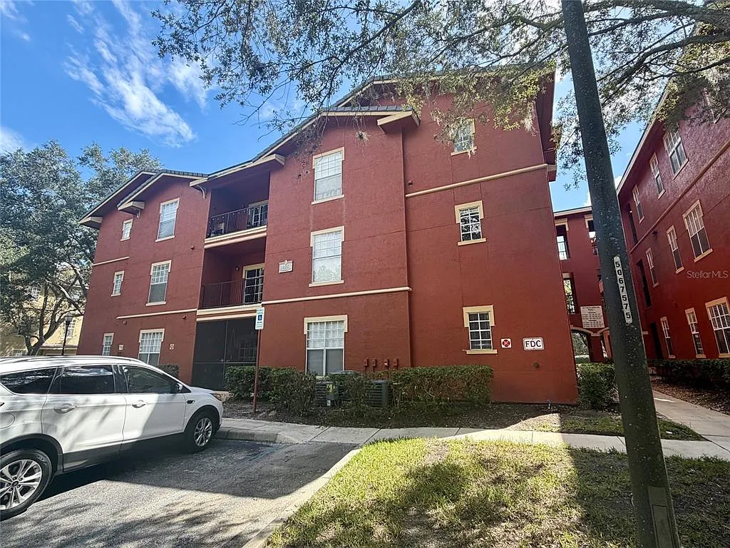 2 bed, 2.0 bath, 1242 sqft, $1,695 — Photo 3