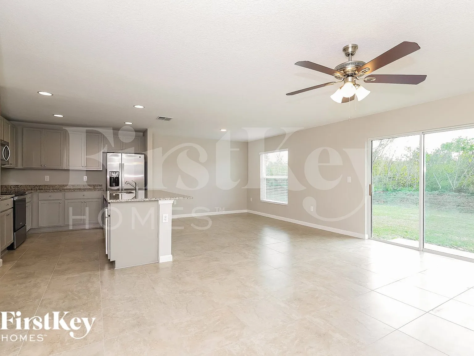 3 bed, 2.0 bath, 1407 sqft, $2,000 — Photo 3