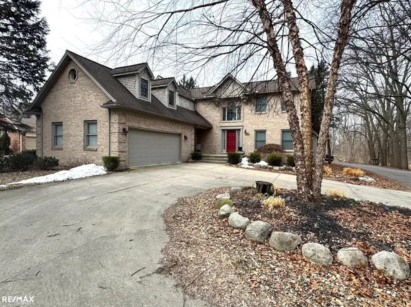 39801 Moravian Dr, Clinton Township, MI 48036