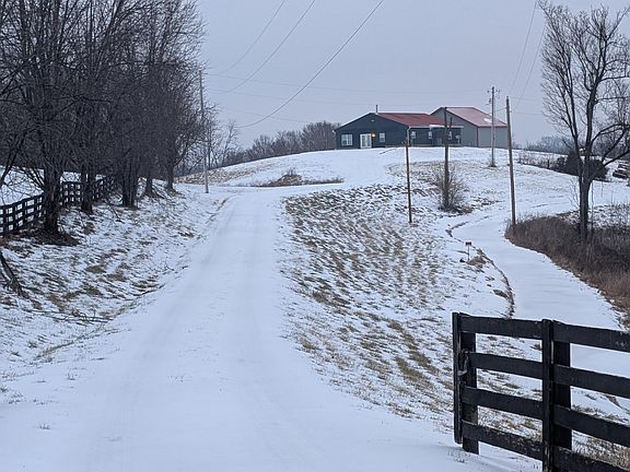 2nd image of 534 Maple Grove Rd