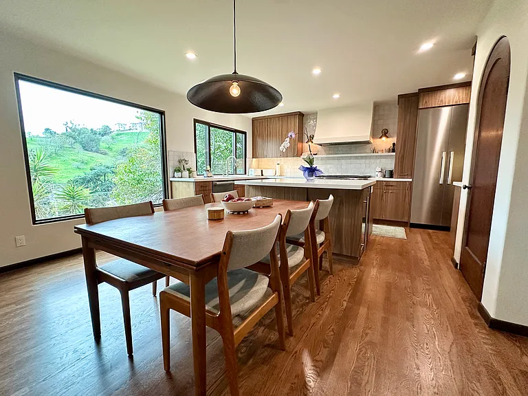 4067 Glenalbyn Dr — Photo 4