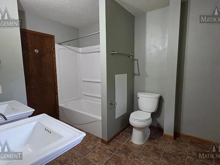 703 Northern Hills Dr NE — Photo 38