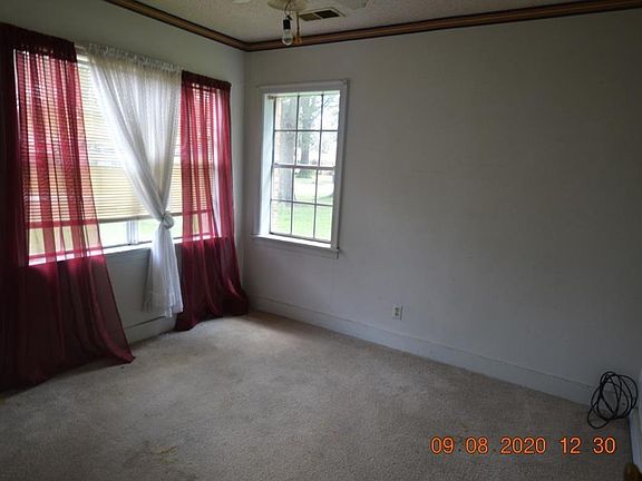 5th image of 1493 Fairview Ave