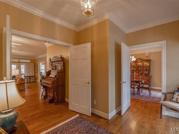 4th image of 554 Lorraine Creek Dr