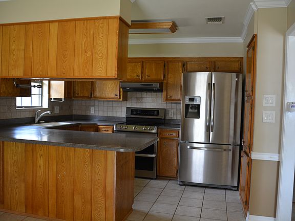 2nd image of 212 S Parkridge Dr
