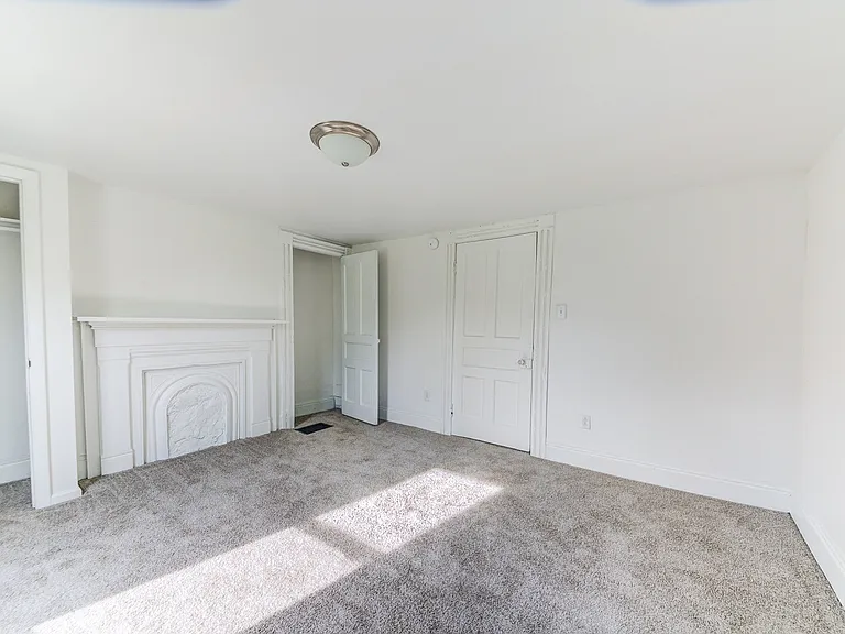 20 Sylvania Ave — Photo 11