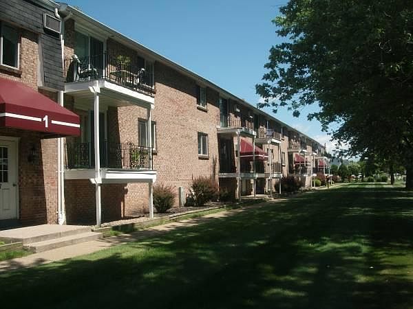 Losson Garden Apartments - 110 Losson Rd Cheektowaga NY | Zillow