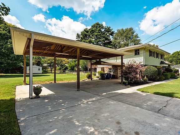 5th image of 10020 Hampshire Dr SE