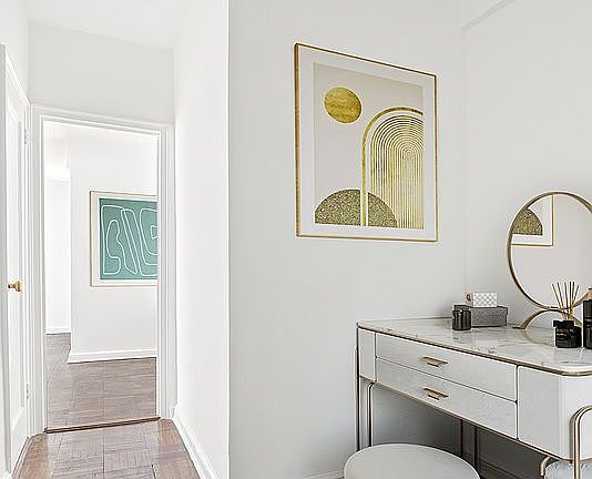 4th image of 333 W 57th St APT 3L