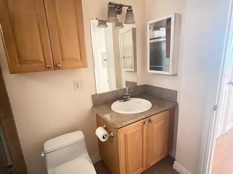 1752 N Alexandria Ave #3 — Photo 12