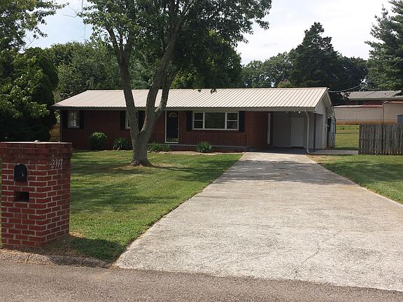3rd image of 2317 Laramie Dr
