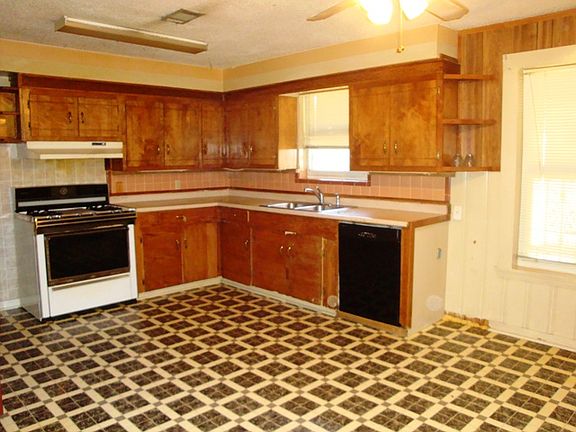 4th image of 4209 Olive St