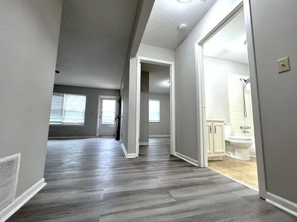 204 N 9th St, Louisburg, KS 66053