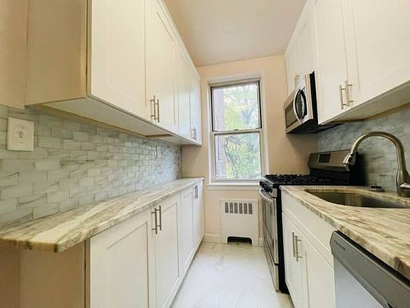 3rd image of 84-35 Lander St APT 4F