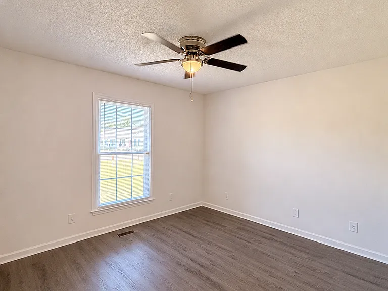 406 W Hooks River Rd #D — Photo 15