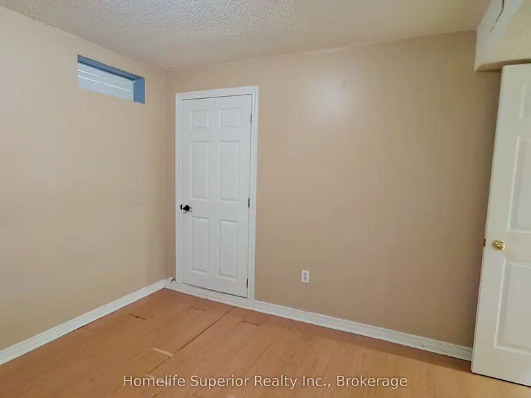17 Summerfield Cres — Photo 25
