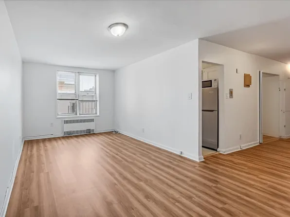 67-25 Dartmouth Street image 8 of 12