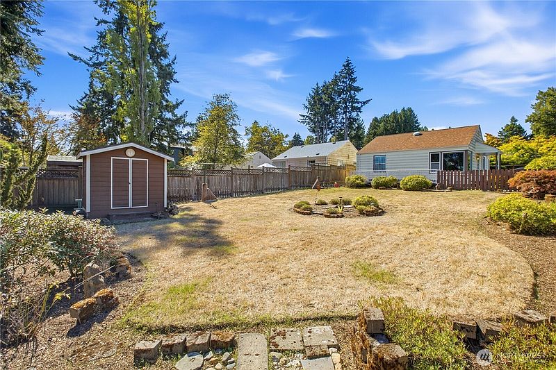 5th image of 11752 20th Avenue NE