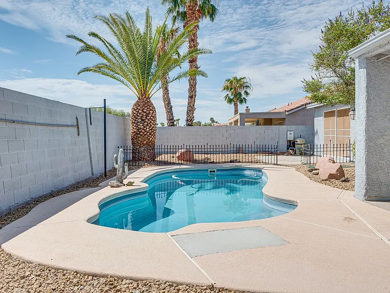 7724 Rye Canyon Dr — Photo 38