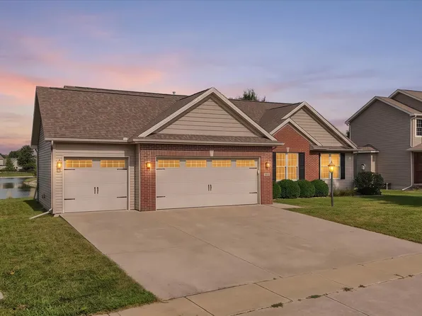 1813 Deer Run Dr, Mahomet, IL 61853